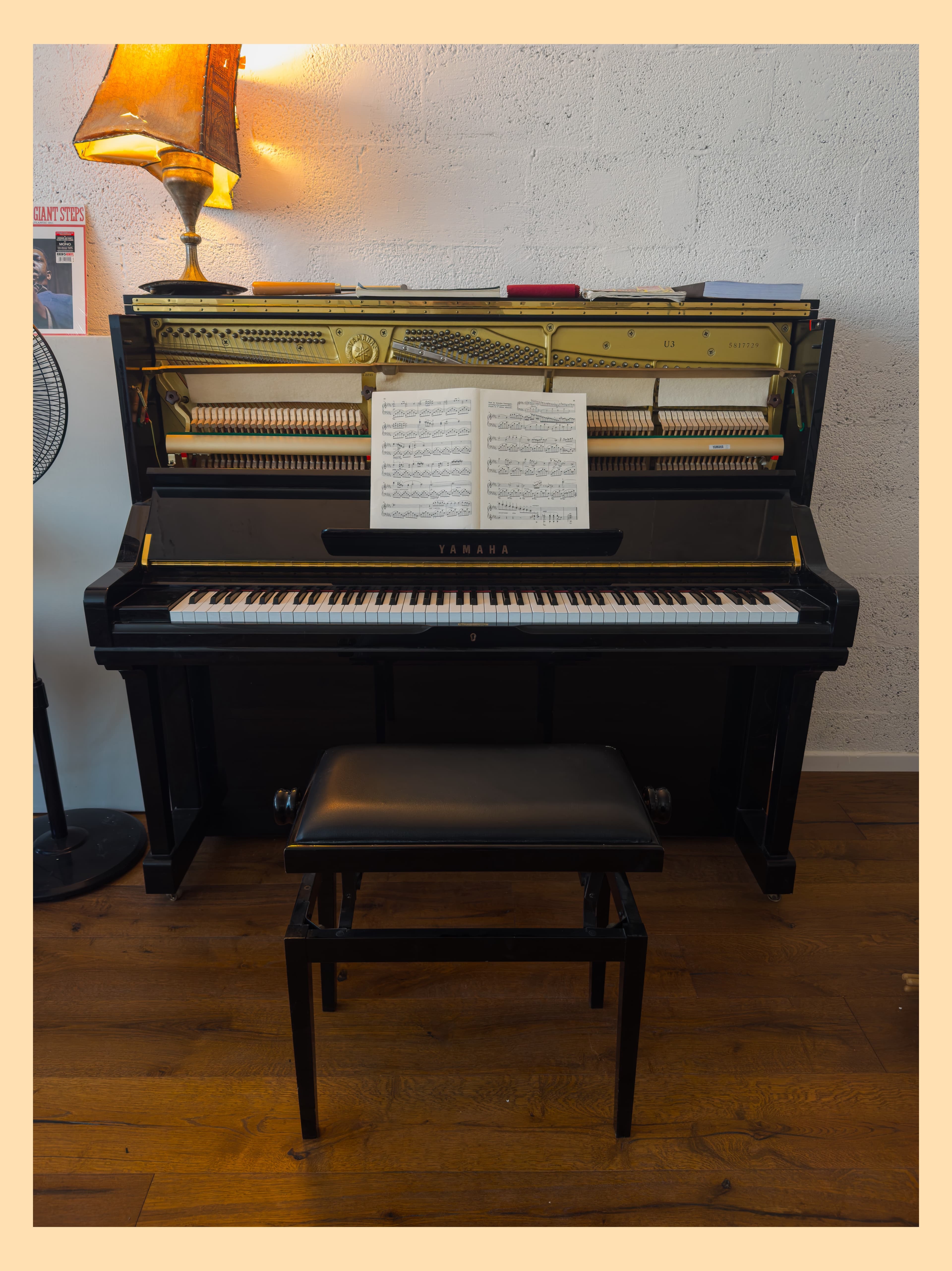 אולפן הקלטות ULPI בתל אביב - חלל ראשי עם ציוד מקצועי