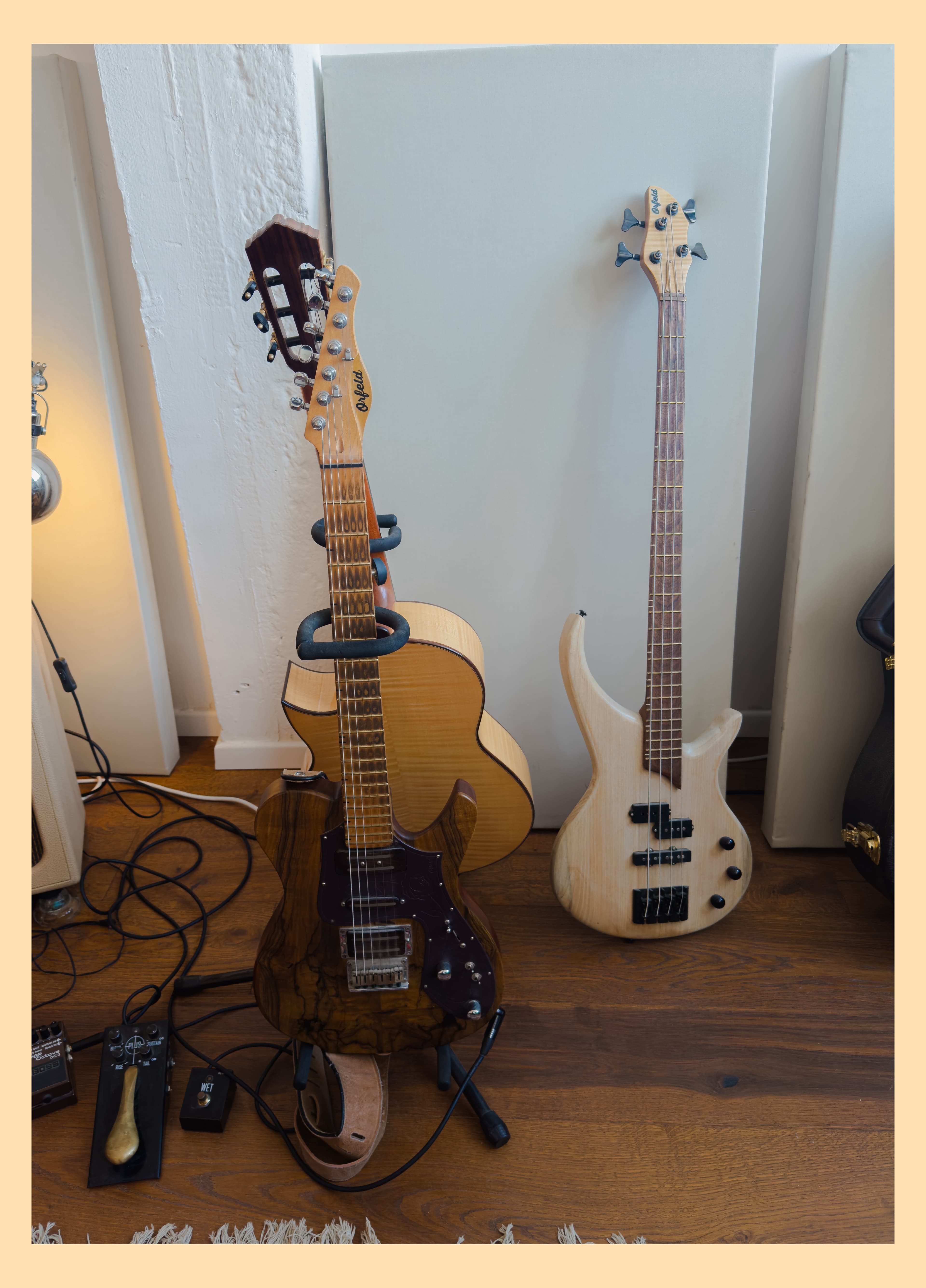 חדר חזרות מאובזר עם תאורה חמה באולפן ULPI תל אביב